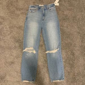 Abercrombie & Fitch Ultra High-Rise Ankle Straight Jean